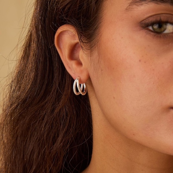 Elegant Silver Hoop Earrings | Minimalist Chic Inspired by Jennifer Aniston - Picture 5 of 5